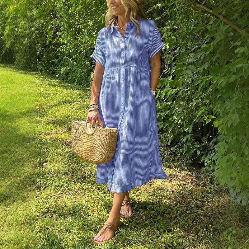 New button-up dress with striped flaps at the bottom | With functional pockets
