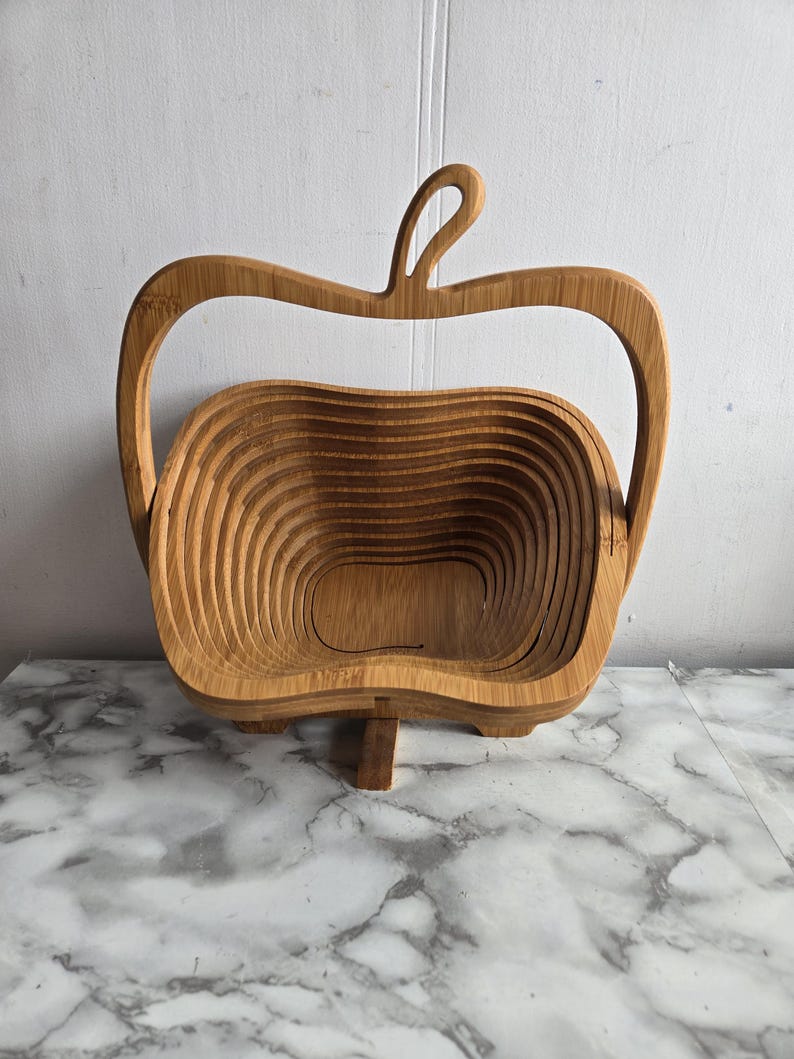 🍎 Vintage Foldable Fruit Basket – A Magical Twist on Kitchen Storage! 🍍